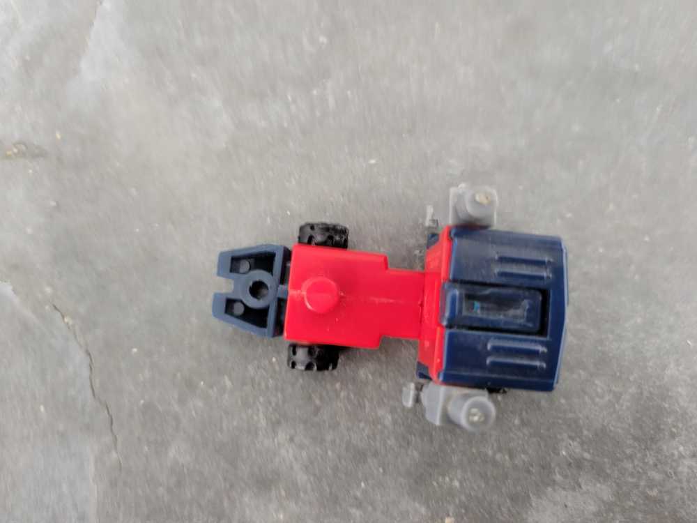 Overload  (Micromaster Only) - Hasbro (1989) action figure collectible - Main Image 3