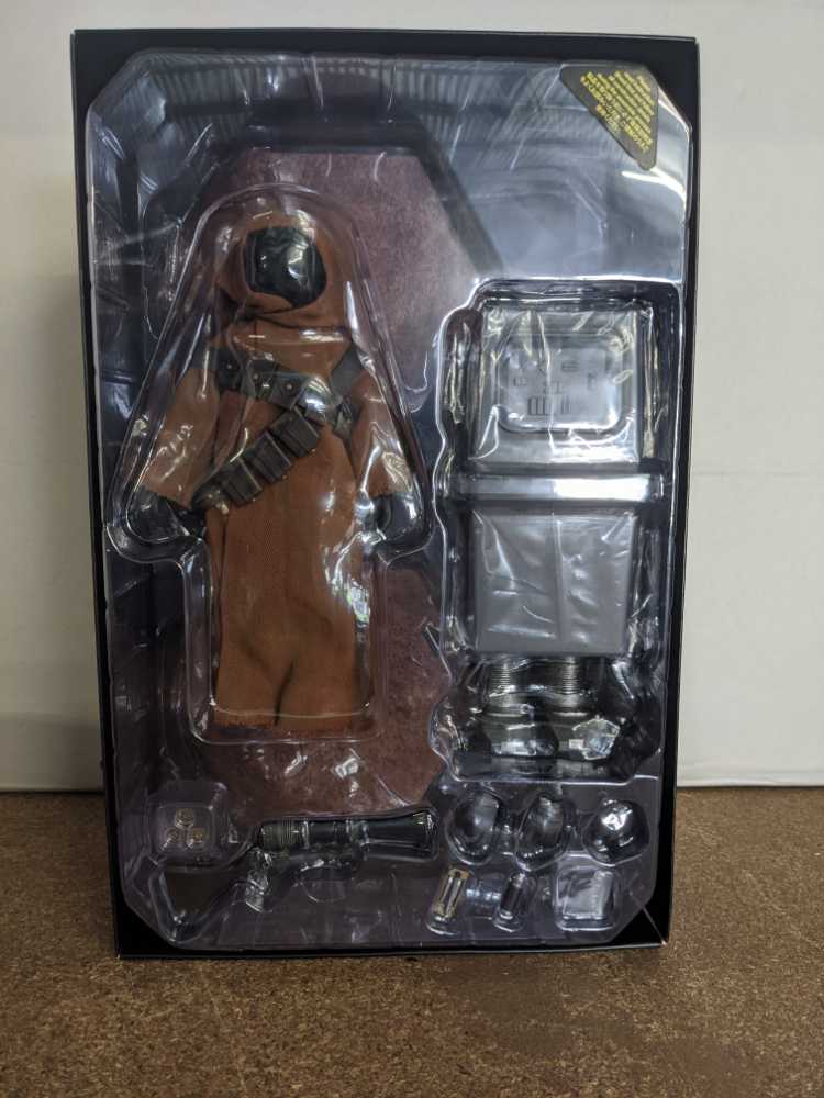 Jawa & EG-6 Power Droid (Gonk) - Hot Toys (Star Wars: Episode IV - A New Hope) action figure collectible [Barcode 4895228602732] - Main Image 3