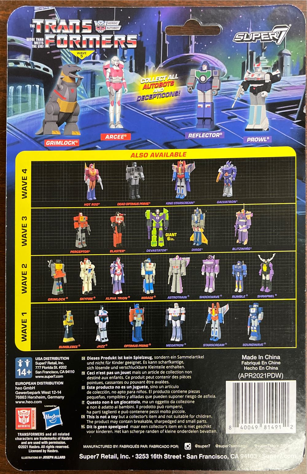 Optimus Prime (Super 7 Reactive) - Optimus Prime (Christmas Santa) - Super 7 (Transformers G1) action figure collectible [Barcode 840049814912] - Main Image 2