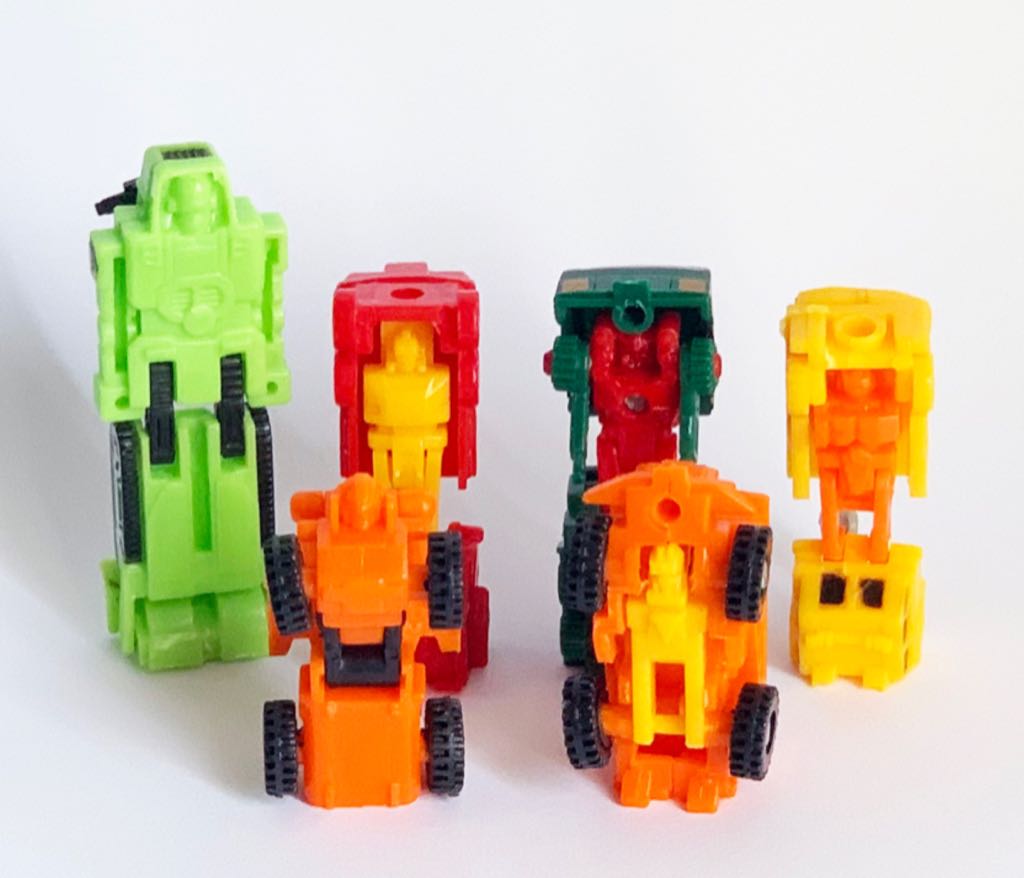 Sixbuilder (Slusher Car) - Polyfect Toys (World’s Smallest Transformers) action figure collectible - Main Image 2