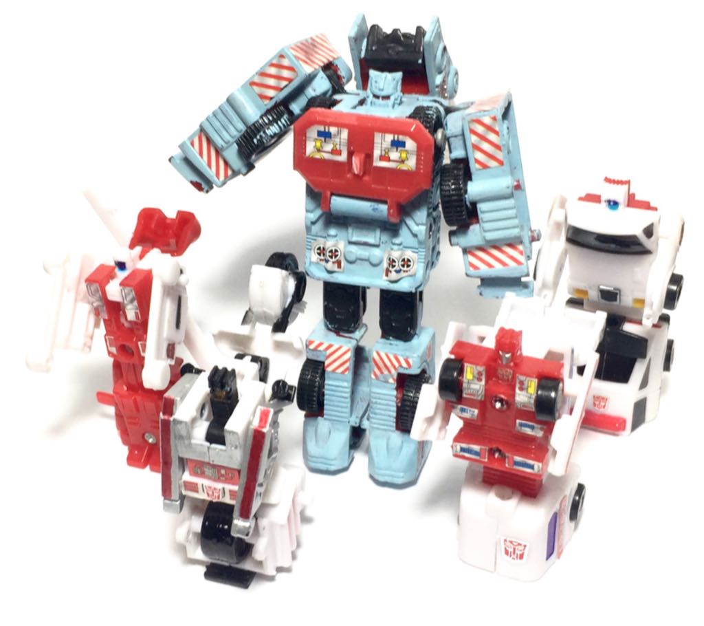 Defensor (Firefighter) - Polyfect Toys (World’s Smallest Transformers) action figure collectible - Main Image 2