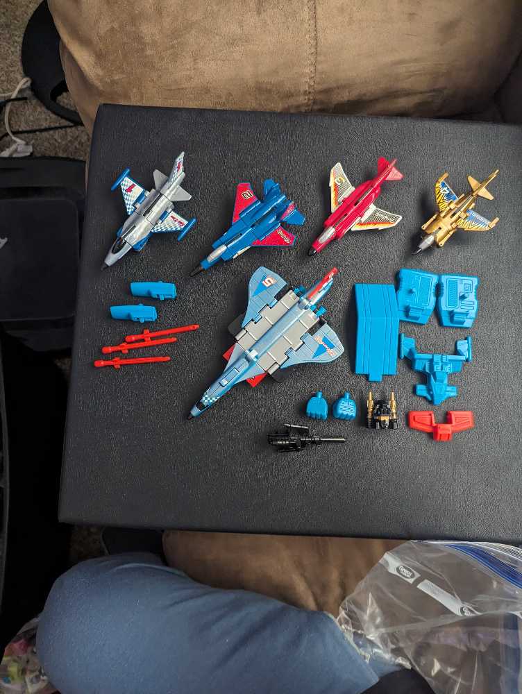 Transformers - Generation 2: Skydive - Hasbro (Transformers G2) action figure collectible - Main Image 2