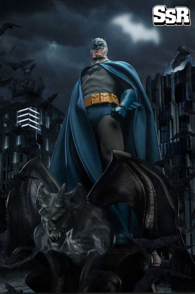 Batman, Hush (SC006)  - SSR action figure collectible - Main Image 3