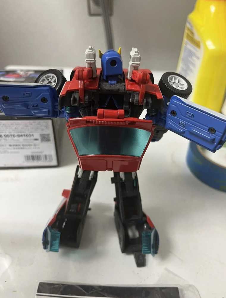 Smokescreen - Takara Tomy (Masterpiece +) action figure collectible - Main Image 3