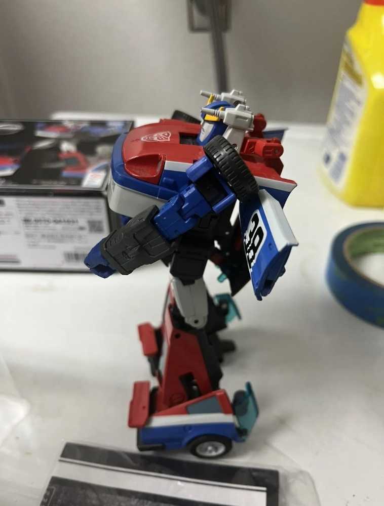 Smokescreen - Takara Tomy (Masterpiece +) action figure collectible - Main Image 4