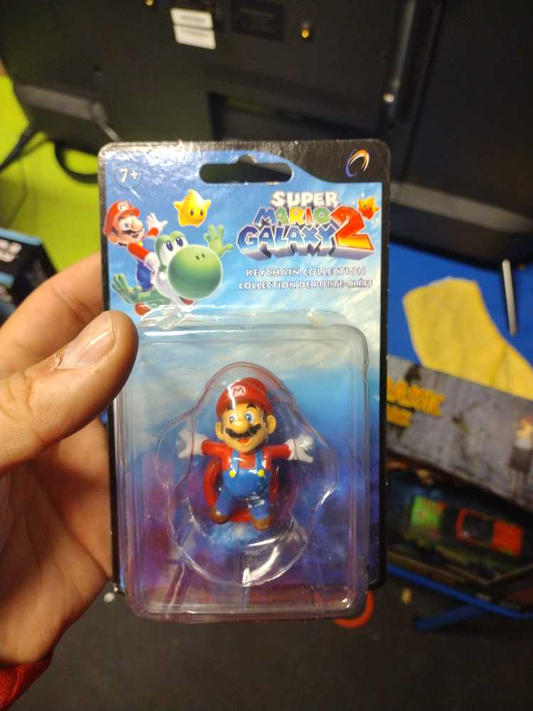 Super Mario Galaxy 2 Mario Keychain Flying  action figure collectible [Barcode 895221008276] - Main Image 2