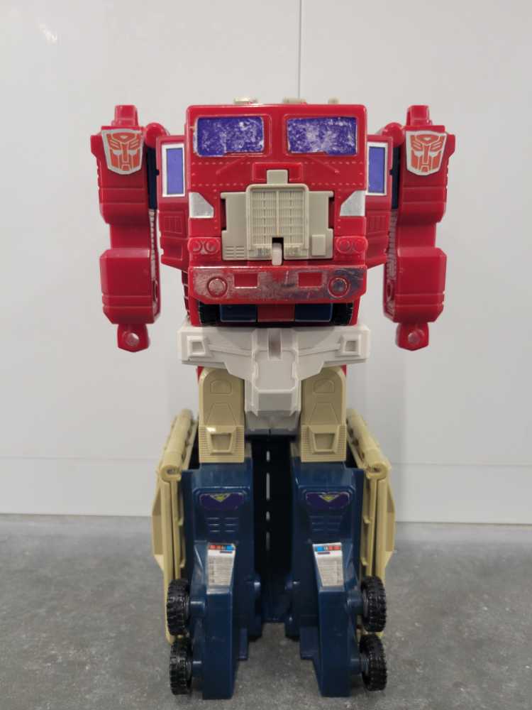 Optimus Prime (Powermaster) - Hasbro (Transformers Parts) action figure collectible - Main Image 2