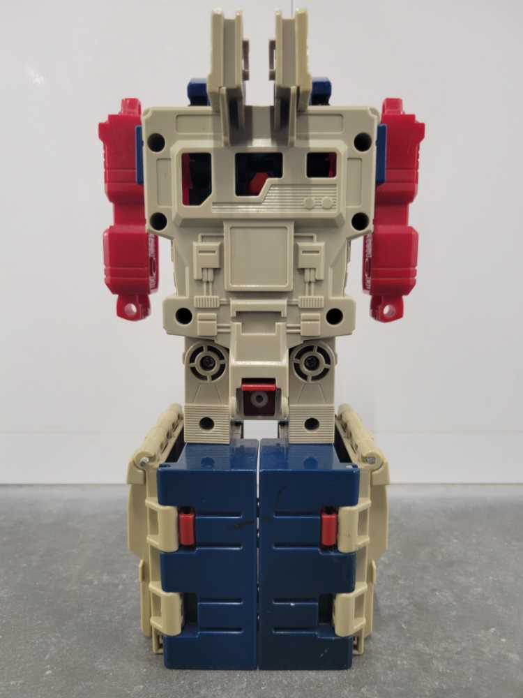 Optimus Prime (Powermaster) - Hasbro (Transformers Parts) action figure collectible - Main Image 4