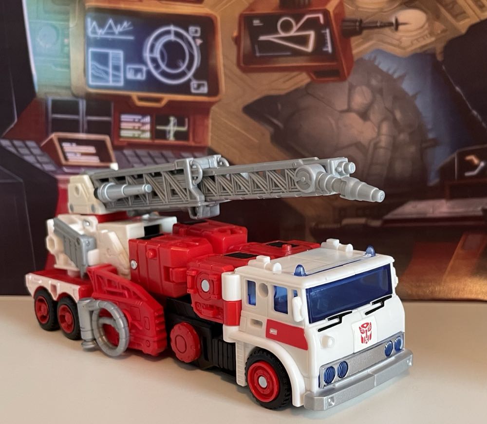 Artfire & Nightstick - Hasbro (Transformers War For Cybertron Trilogy Generation Selects) action figure collectible [Barcode 5010993871339] - Main Image 2