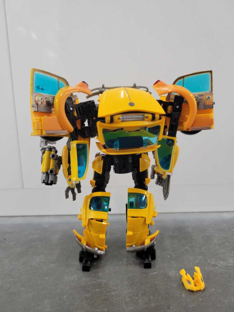 Bumblebee MPM-7 - Hasbro (Transformers: Bayverse) action figure collectible - Main Image 4