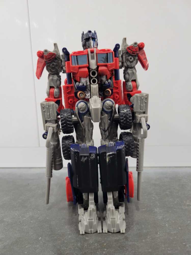 Optimus Prime Battle Damage - Hasbro (Movie) action figure collectible - Main Image 2