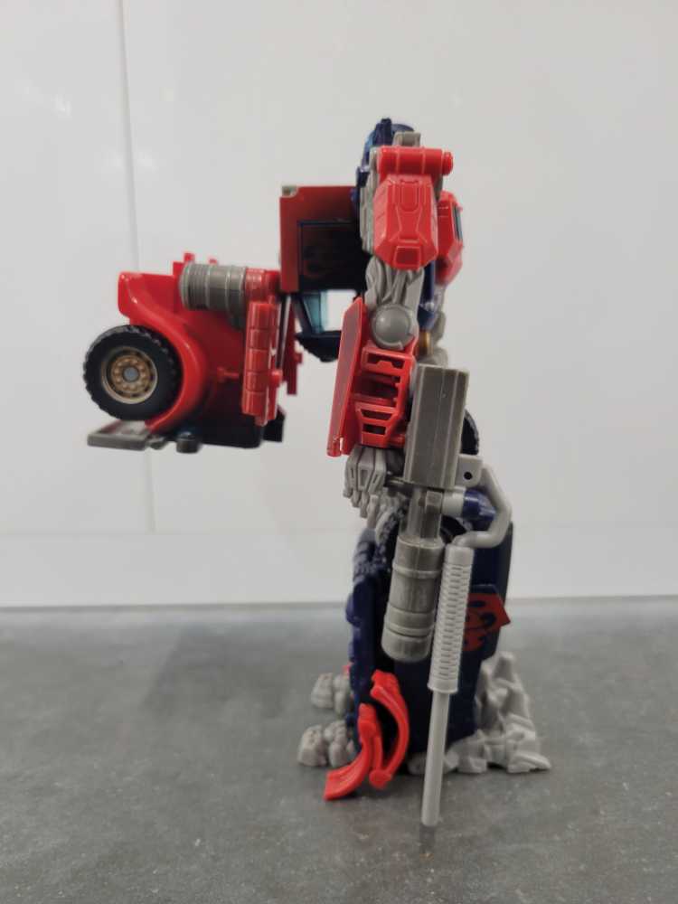 Optimus Prime Battle Damage - Hasbro (Movie) action figure collectible - Main Image 3