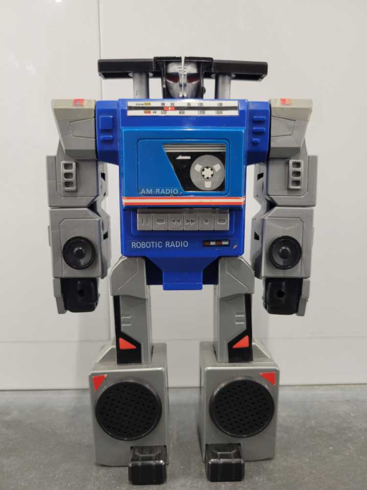 Robotic AM Radio (KO) - Tai Fong (The Transformers) action figure collectible - Main Image 2