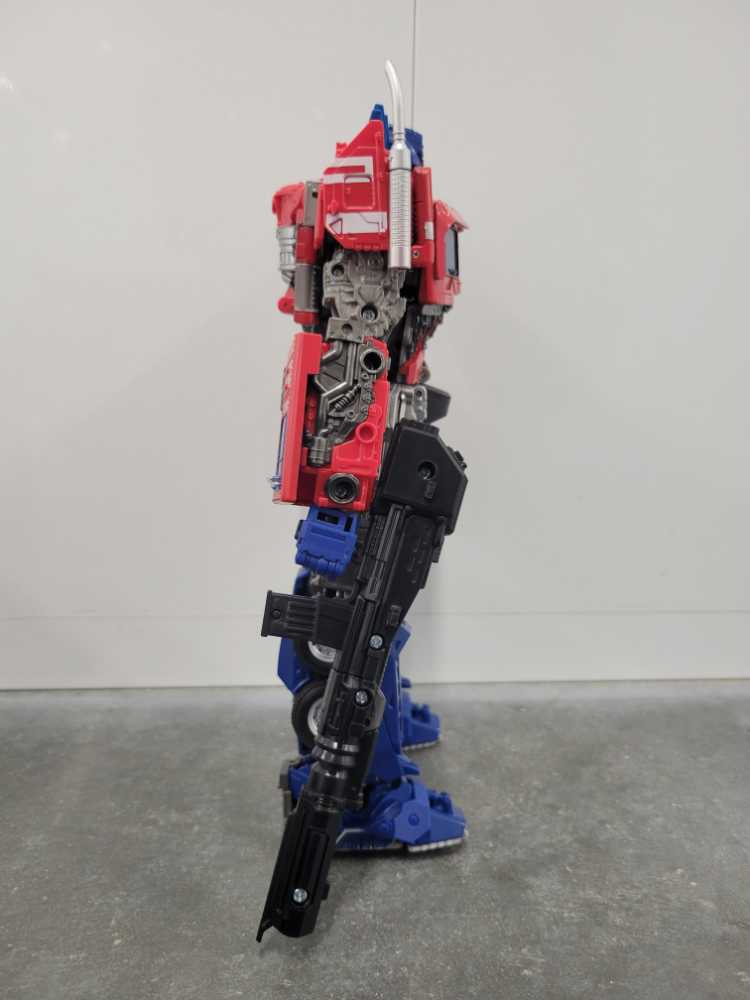 Optimus Prime MPM-12 - Takara Tomy (Masterpiece Movie) action figure collectible - Main Image 3