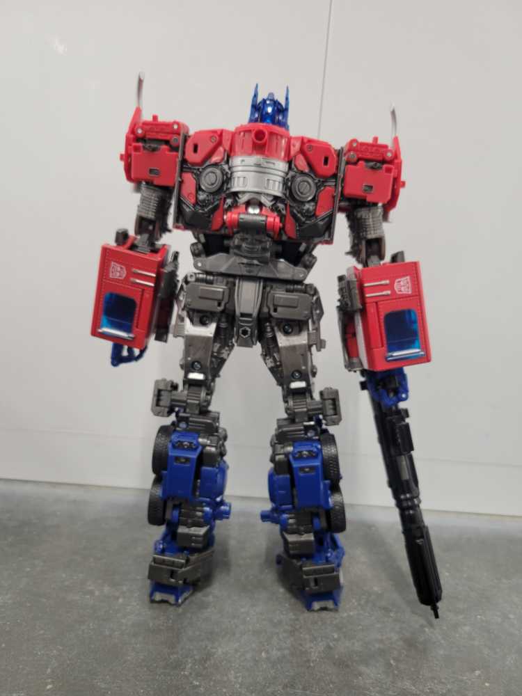 Optimus Prime MPM-12 - Takara Tomy (Masterpiece Movie) action figure collectible - Main Image 4