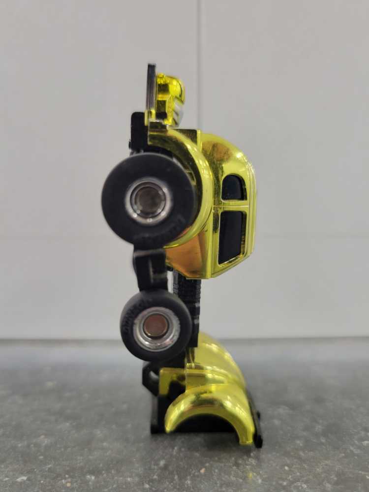 Bumblebee - Hasbro (Generation 2) action figure collectible - Main Image 3