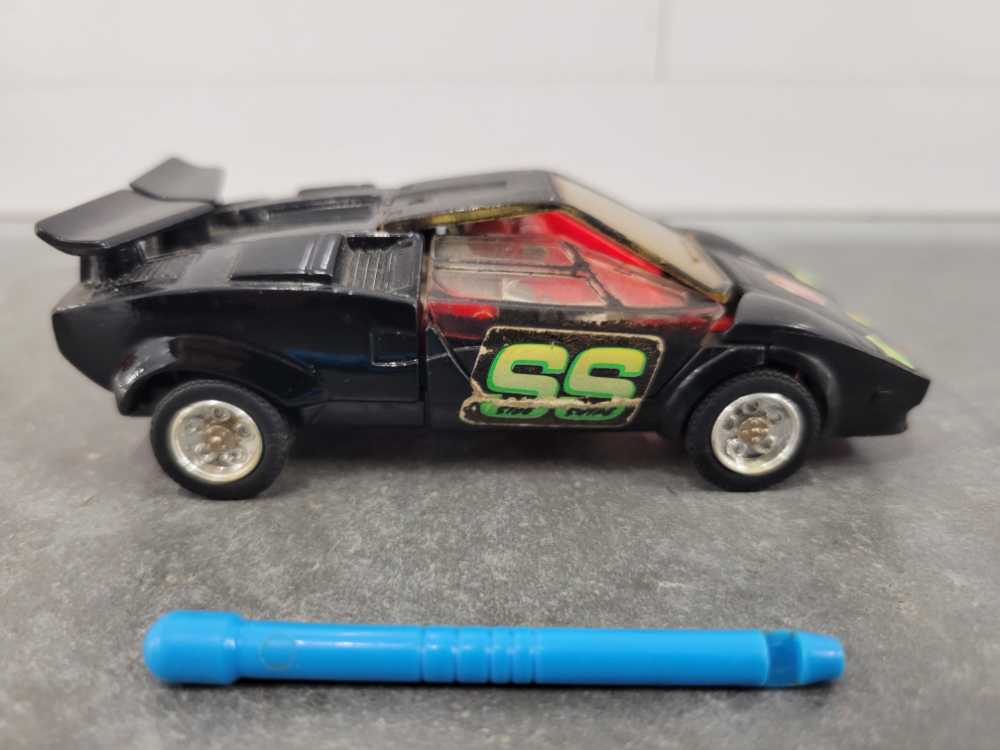 Sideswipe (Vehicle Mode) - Hasbro (Generation 2) action figure collectible - Main Image 3