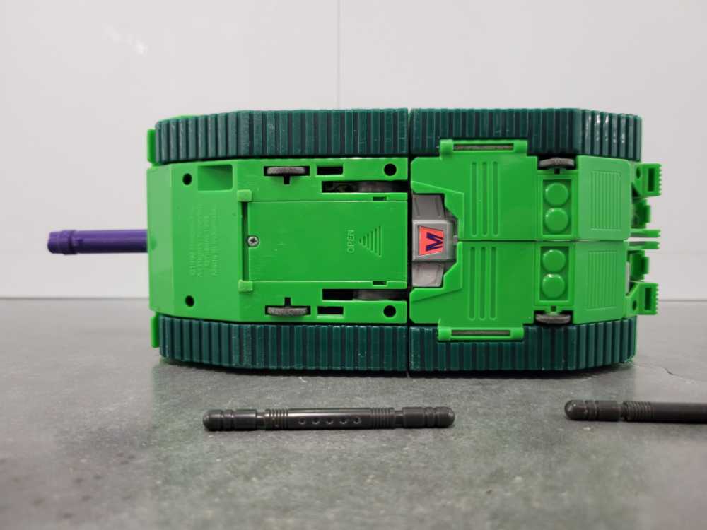 Megatron (Tank Mode Missing Head) - Hasbro (Generation 2) action figure collectible - Main Image 4