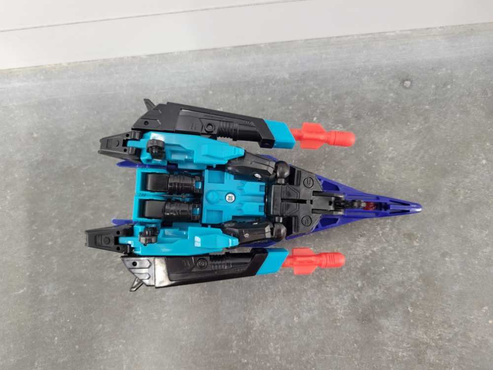 Smokescreen And Dreadwing Jet Mode - Hasbro (Generation 2) action figure collectible - Main Image 4