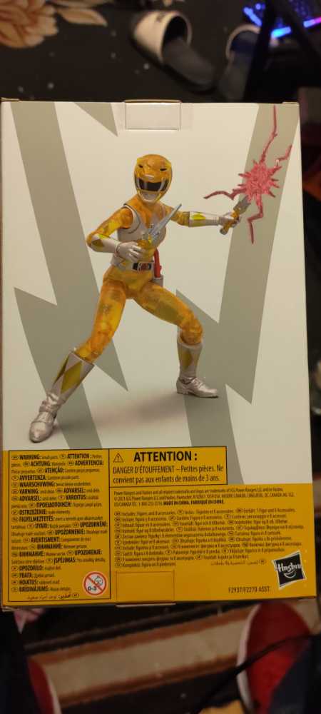 Yellow Mighty Morphin Ranger (Aisha Campbell) Metallic Armor - Hasbro (Power Rangers Lightning Collection) action figure collectible [Barcode 5010993855186] - Main Image 2