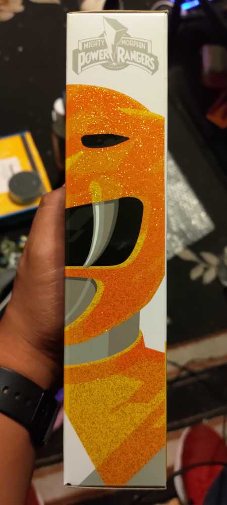 Yellow Mighty Morphin Ranger (Aisha Campbell) Metallic Armor - Hasbro (Power Rangers Lightning Collection) action figure collectible [Barcode 5010993855186] - Main Image 4