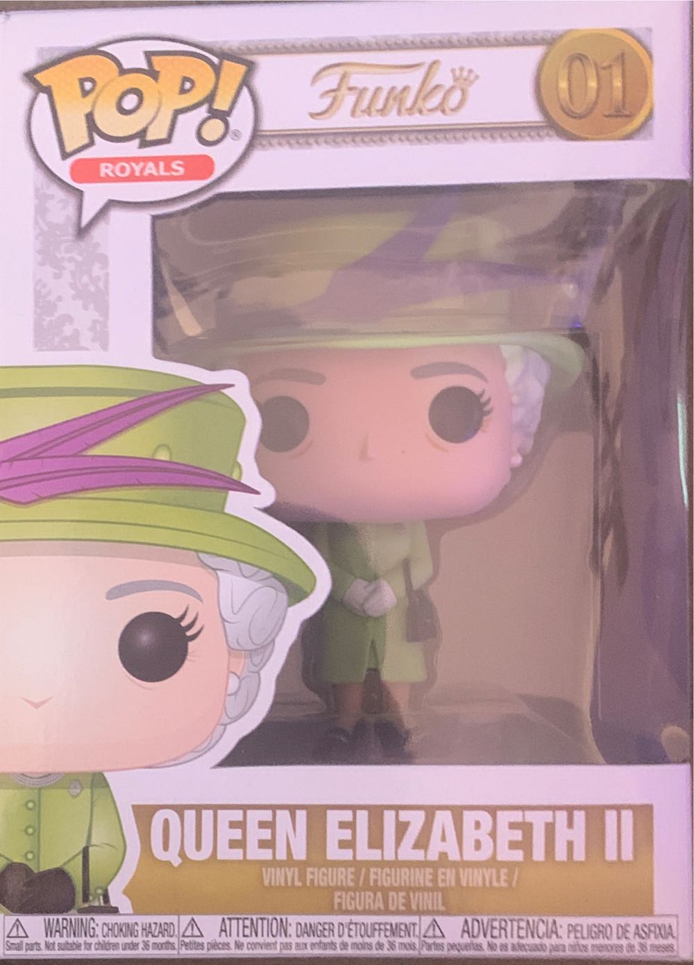 Queen Elizabeth II (Royals) 01  action figure collectible [Barcode 889698357234] - Main Image 2