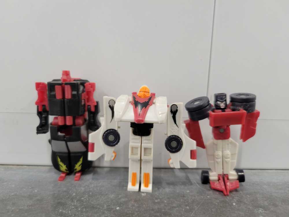 Downshift Road Assault - Hasbro (Armada) action figure collectible - Main Image 4