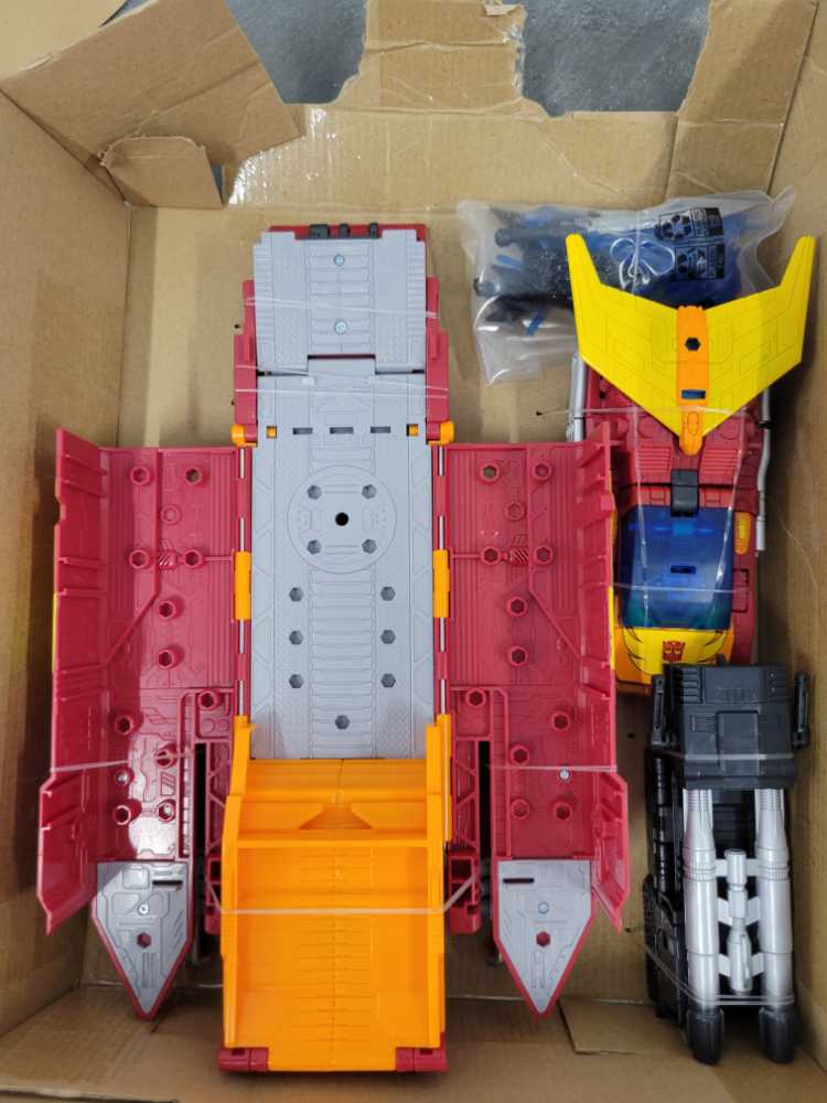 Rodimus Prime - Hasbro (Kingdom) action figure collectible - Main Image 2