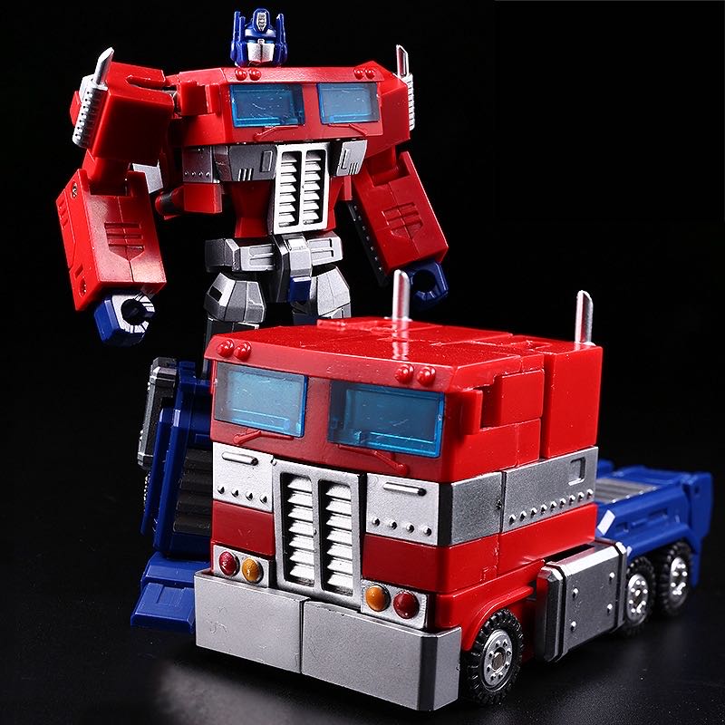 KBB COMBAT COMMANDER GT-05(Optimus Prime) - KuBianBao (G1) action figure collectible - Main Image 3