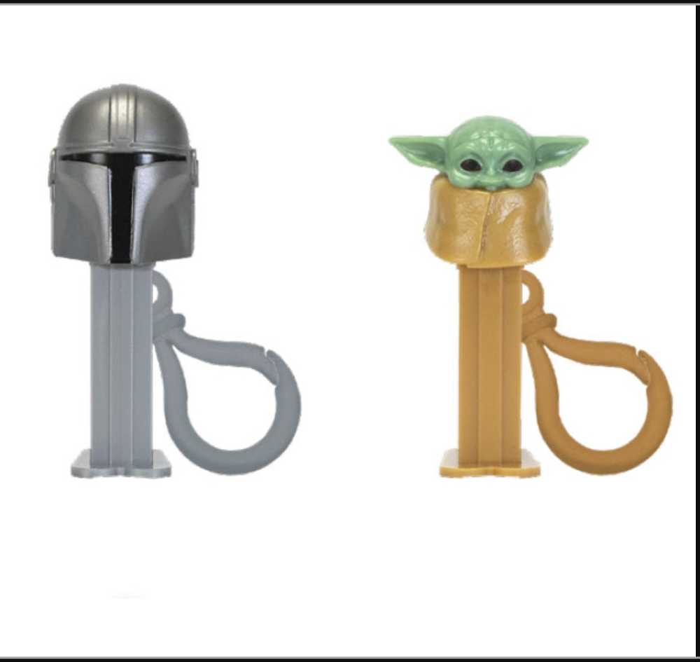 Star Wars PEZ: The Mandalorian - Din Djarin & Grogu Clips MANDO - PEZ Candy Company (Star Wars The Mandalorian) action figure collectible [Barcode 073621312272] - Main Image 3