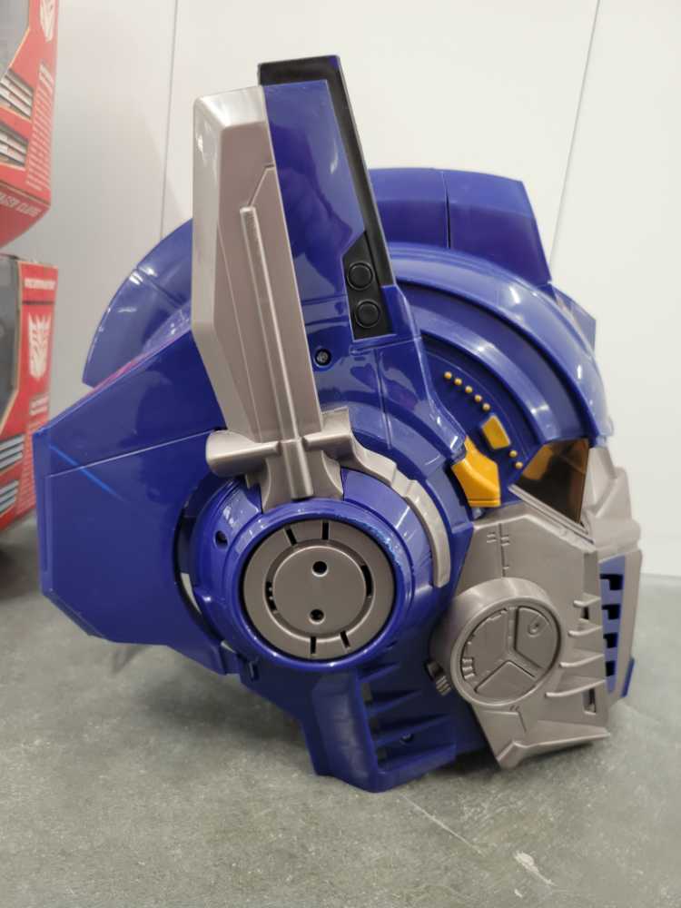 Optimus Prime Helmet Voice Changer - Hasbro (Movie) action figure collectible - Main Image 2
