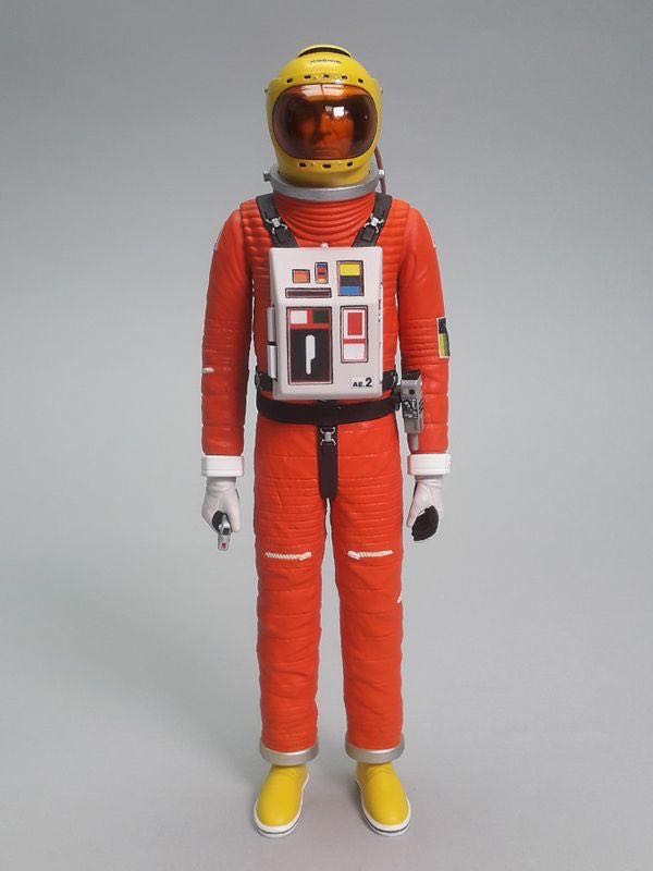 Space: 1999 Commander John Koenig (In Moonbase Alpha Spacesuit) Figure - Sixteen12 Collectables, LTD. (Moonbase Alpha Personnel) action figure collectible - Main Image 2