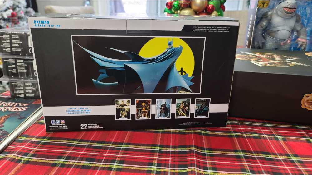 Mcfarlane Toys - DC Multiverse Collector Edition 34 - Batman (Year 2)  - Mcfalane Toys (Platinum Edition) action figure collectible - Main Image 3