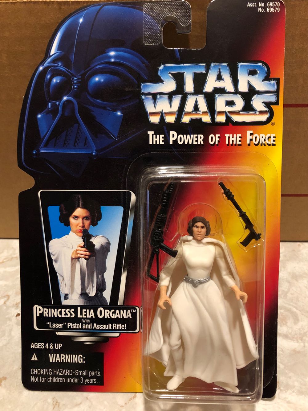 Princess Leia Organa - Hasbro (Star Wars Power Of The Force (Red Card)) action figure collectible [Barcode 076281695792] - Main Image 3