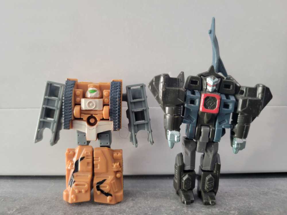Shockwave And Tankor (Missing Parts) - Hasbro (Cybertron) action figure collectible - Main Image 3