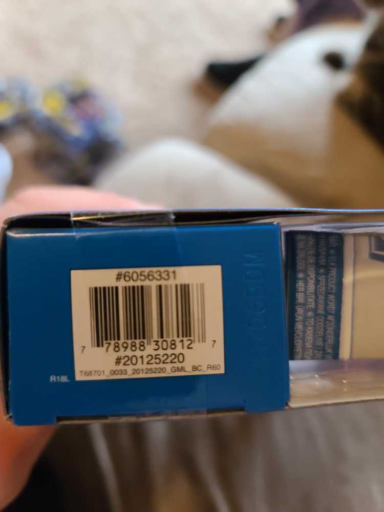 Superman   action figure collectible [Barcode 778988308127] - Main Image 2