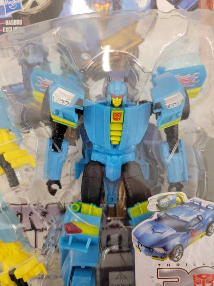 Nightbeat - Hasbro (Generations) action figure collectible - Main Image 2