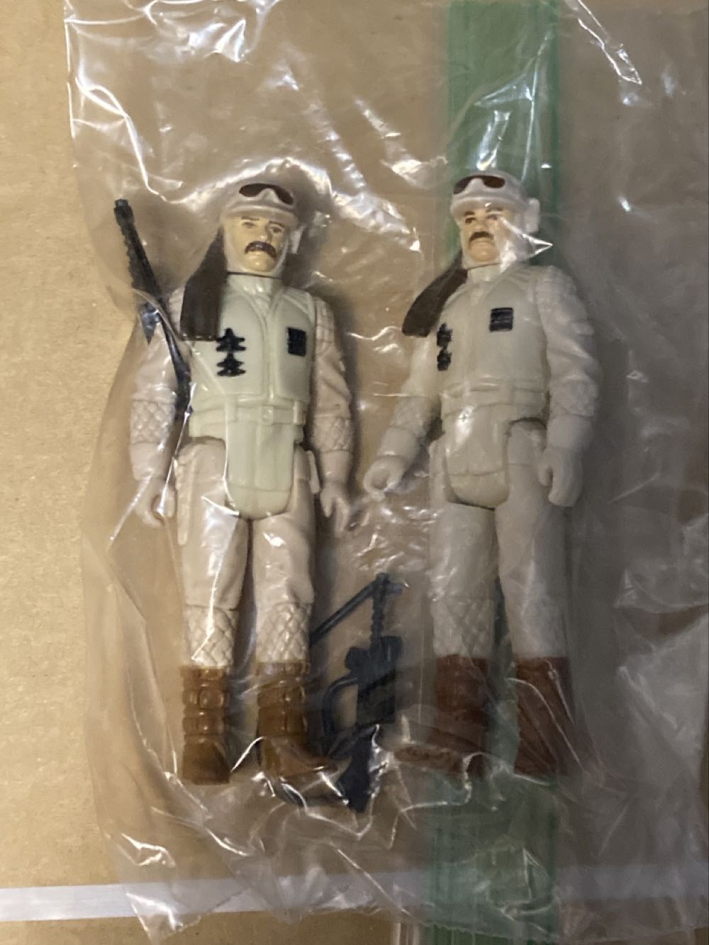 Hoth Rebel Commander - Kenner (Star Wars Episode V: The Empire Strikes Back) action figure collectible - Main Image 2