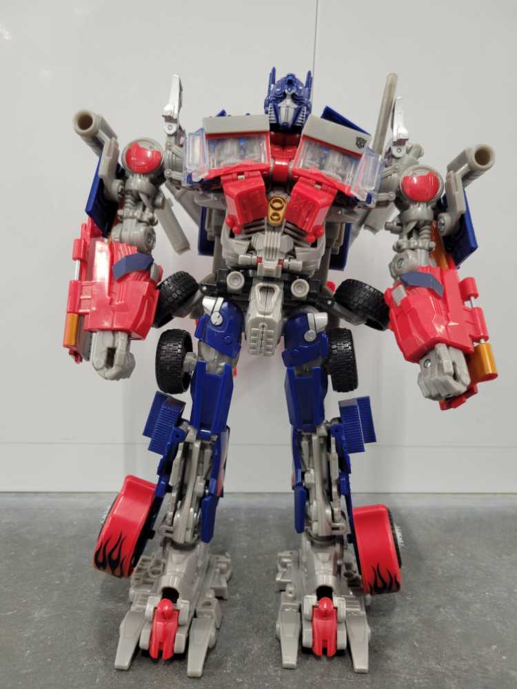 Optimus Prime Leader 2nd Robot Mode - Hasbro (Revenge Of The Fallen) action figure collectible - Main Image 2