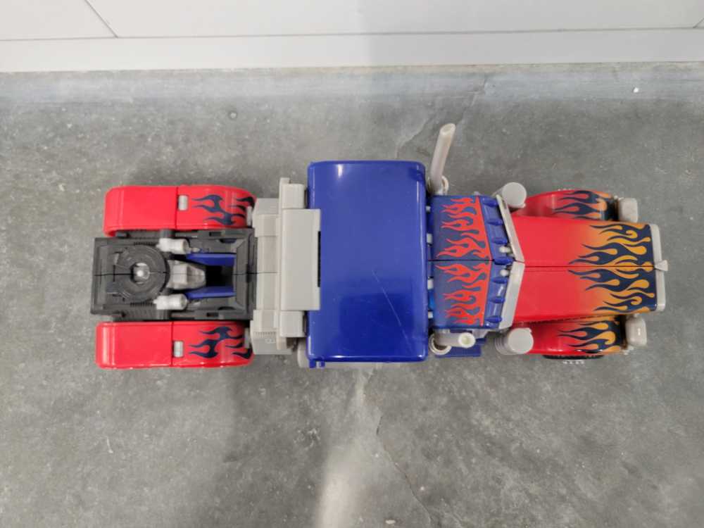 Optimus Prime Leader 4th Truck Mode - Hasbro (Revenge Of The Fallen) action figure collectible - Main Image 2