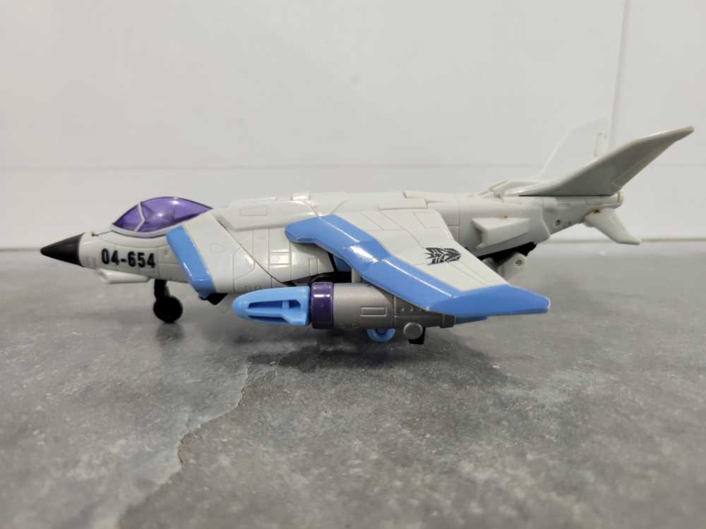 Jetblade Jet Mode - Hasbro (Hunt For The Decepticons) action figure collectible - Main Image 3