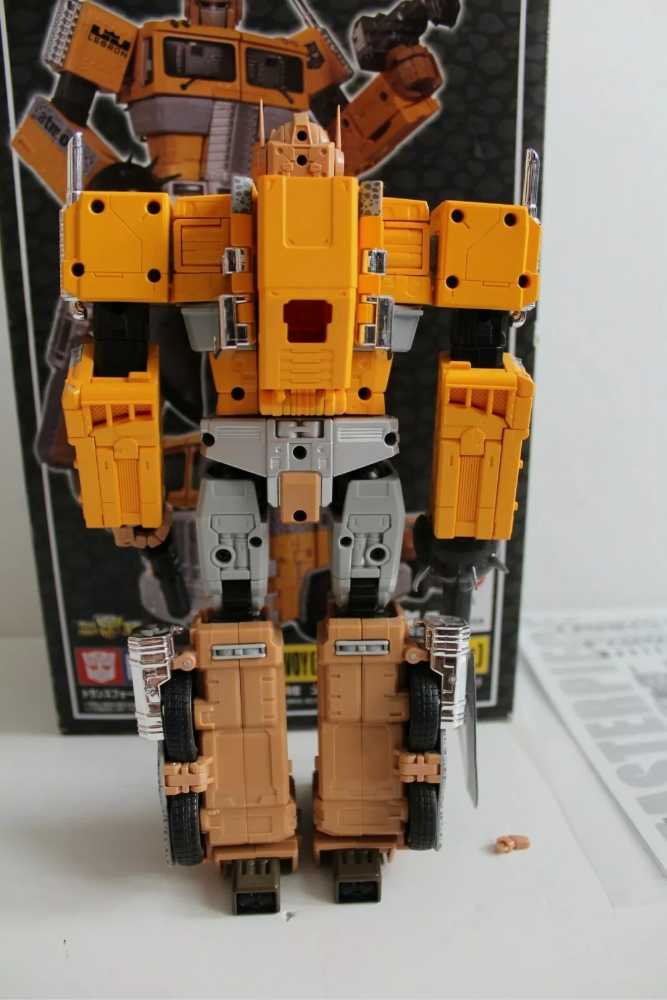 Optimus Prime Convoy (Atmos Safari) MP-10 - Takara Tomy (Masterpiece MP-10 Collection) action figure collectible - Main Image 3