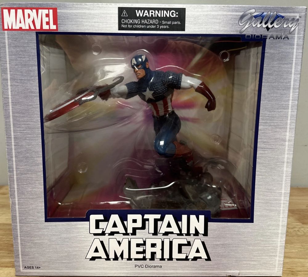Captain America Vs Pvc - Diamond Gallery action figure collectible [Barcode 699788837405] - Main Image 3