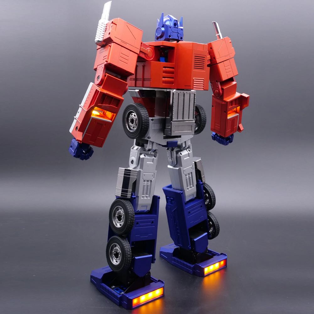 Optimus Prime (Flagship Collector’s Edition) - Robosen (The Transformers) action figure collectible [Barcode 6971931750149] - Main Image 3