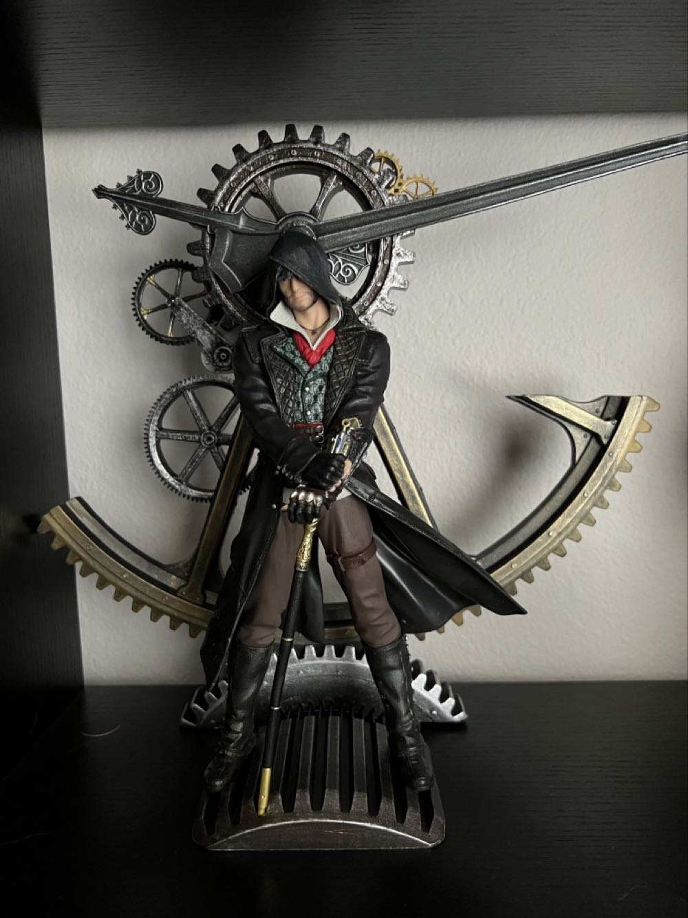 Assassin’s Creed Syndicate Big Ben Case - Ubicollectibles action figure collectible - Main Image 2