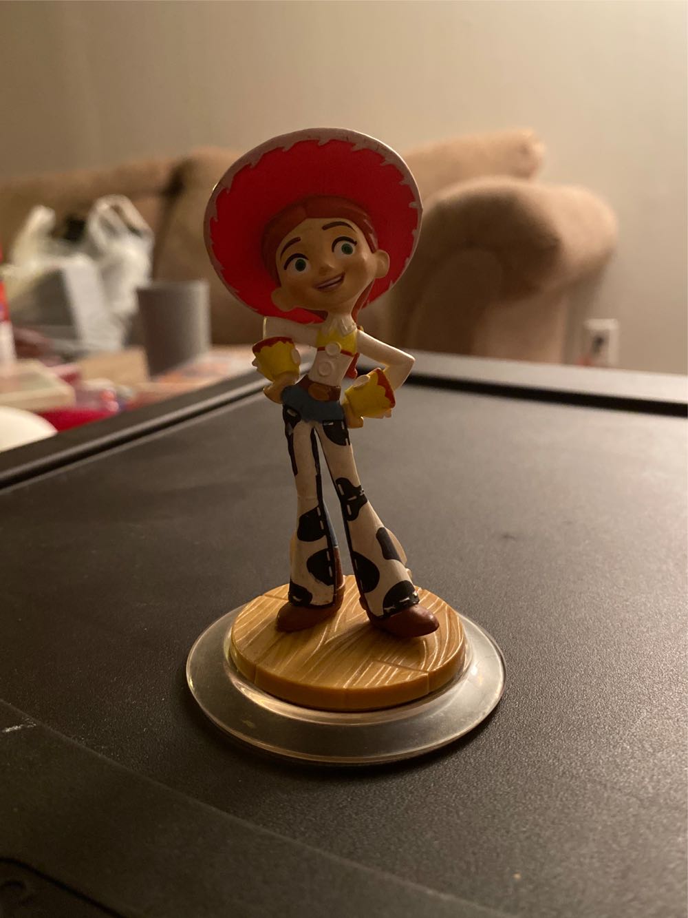 Alice Curtsying (Alice In Wonderland Black Light Glow) 1058 Funko.com Exclusive