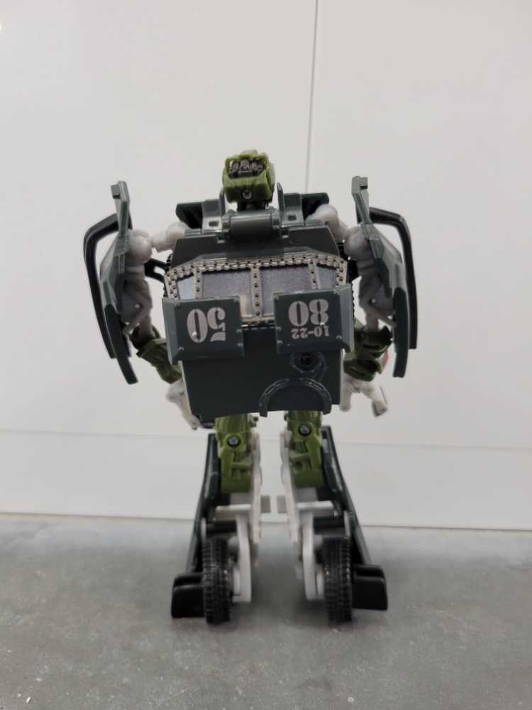 Armorhide 2nd  - Hasbro (Revenge Of The Fallen) action figure collectible - Main Image 4