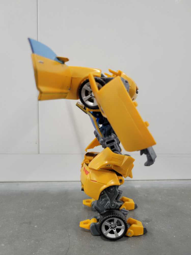 Bumblebee Concept Premium (Robot Mode) - Hasbro (Movie) action figure collectible - Main Image 3