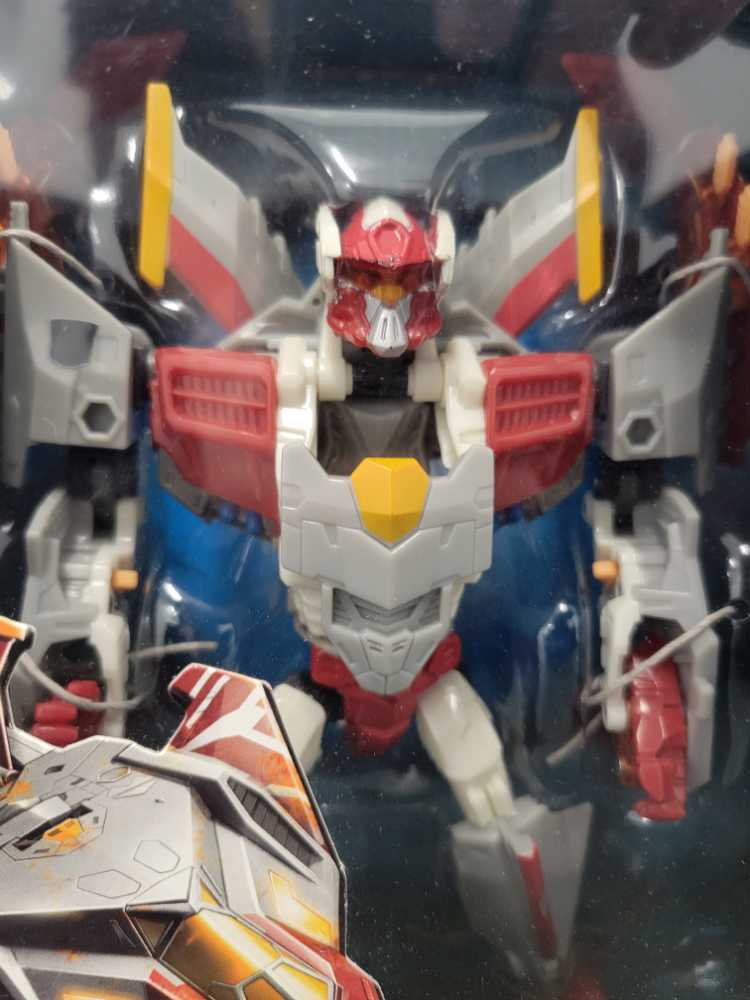 Strafe 2nd - Hasbro (Hunt For The Decepticons) action figure collectible - Main Image 2