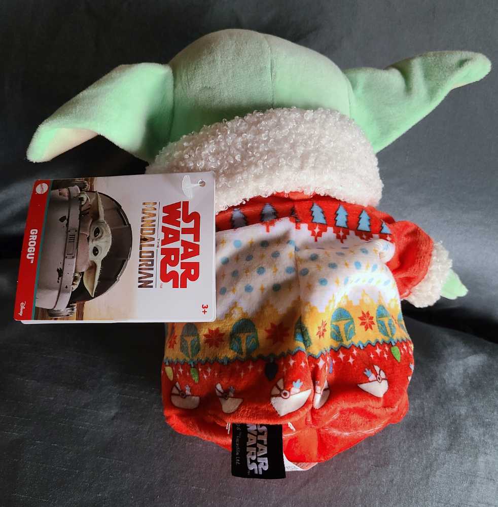 Grogu Seasonal Plush Limited Edition Christmas Sweater  MANDO - Mattel (Star Wars The Mandalorian) action figure collectible [Barcode 887961980042] - Main Image 2